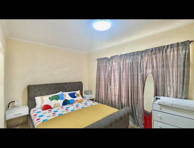 2 BEDROOM APARTMENT FOR SALE IN VANDERBIJLPARK SW 5
